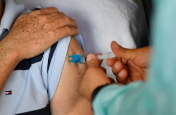 Mesmo com infecções emergentes, as pessoas vacinadas não ficam tão doentes