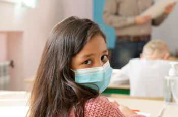 Vírus respiratórios nas escolas afetam crianças e professores
